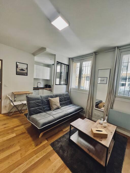 Appartamento Tres Beau Studio Refait A Neuf 2 Saint-Ouen  Esterno foto