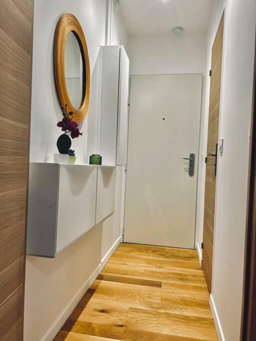 Appartamento Tres Beau Studio Refait A Neuf 2 Saint-Ouen  Esterno foto