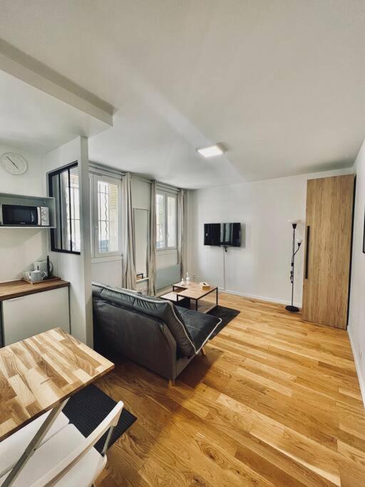 Appartamento Tres Beau Studio Refait A Neuf 2 Saint-Ouen  Esterno foto