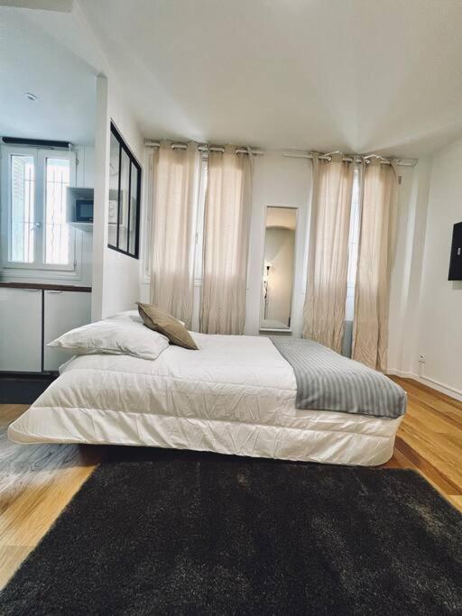 Appartamento Tres Beau Studio Refait A Neuf 2 Saint-Ouen  Esterno foto
