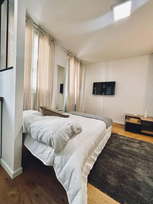 Appartamento Tres Beau Studio Refait A Neuf 2 Saint-Ouen  Esterno foto