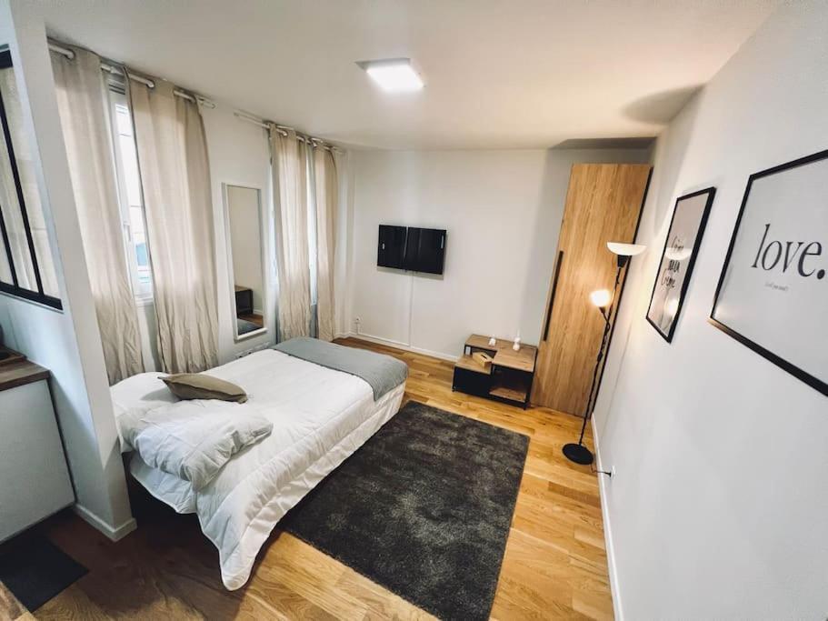Appartamento Tres Beau Studio Refait A Neuf 2 Saint-Ouen  Esterno foto